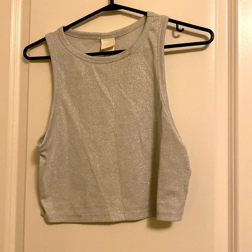 Crop top - Picture 2 of 3